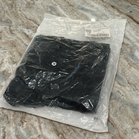 Scrub Shorts New - Picture 2 of 10